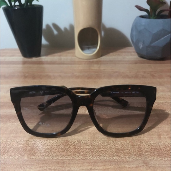 MCM Sunglasses - Picture 1 of 10
